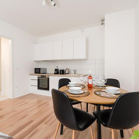 Brand New Modern Apartment-2 Rooms-Balcony-Garage Budapest Eksteriør billede