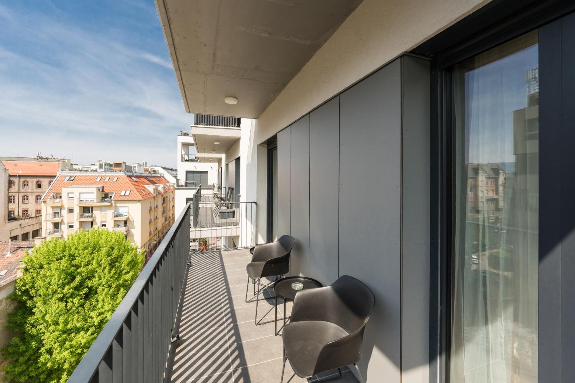 Brand New Modern Apartment-2 Rooms-Balcony-Garage Budapest Eksteriør billede