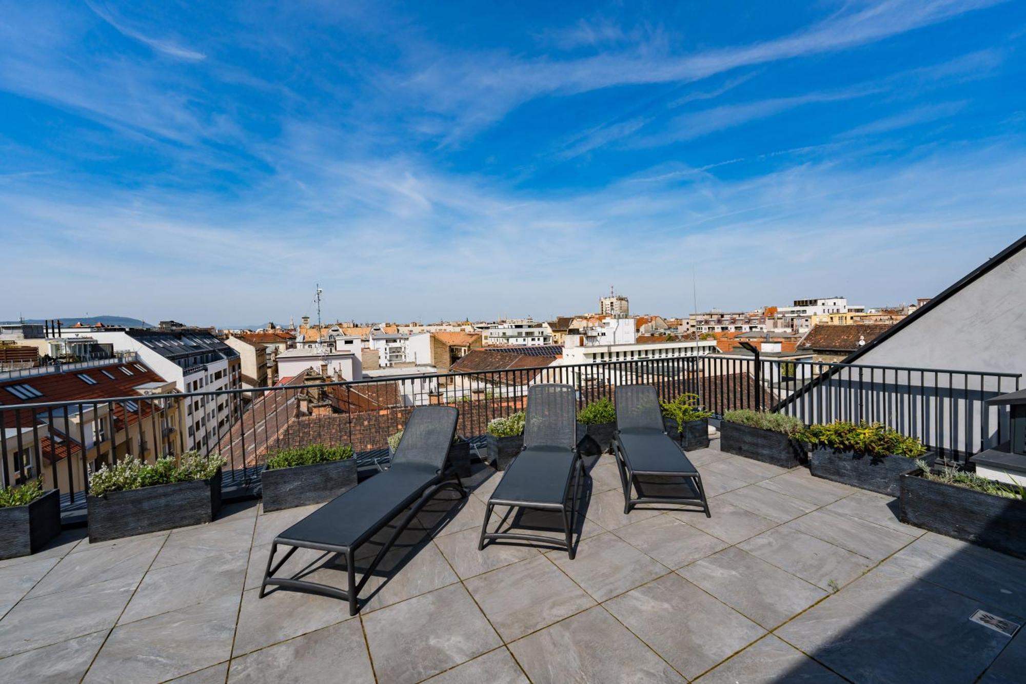 Brand New Modern Apartment-2 Rooms-Balcony-Garage Budapest Eksteriør billede
