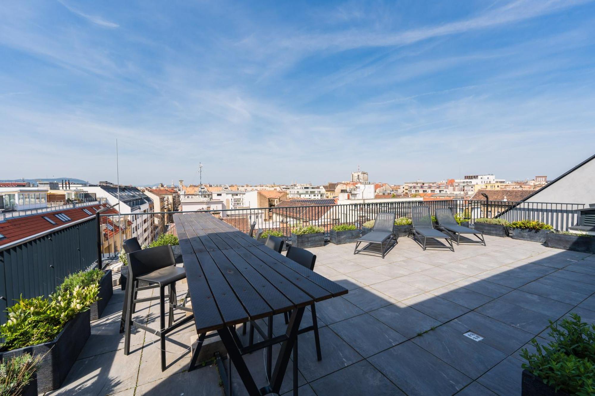 Brand New Modern Apartment-2 Rooms-Balcony-Garage Budapest Eksteriør billede
